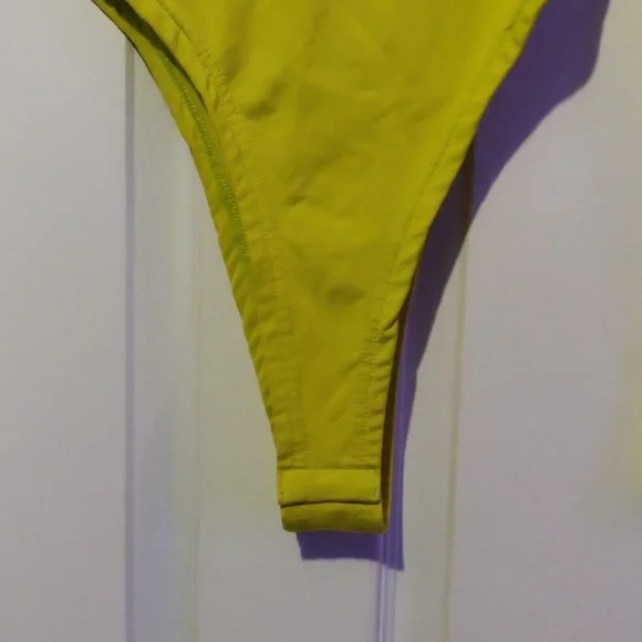 ❤️3/$10 NEON YELLOW BODYSUIT - Picture 3 of 3